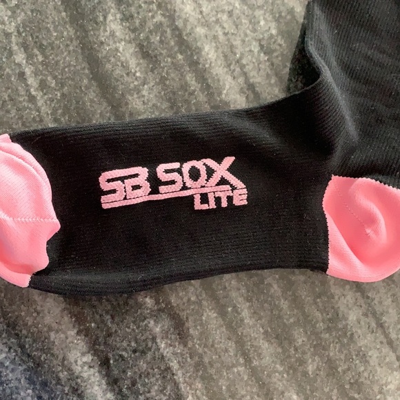 **FREE** Small-Medium compression socks - Picture 3 of 3